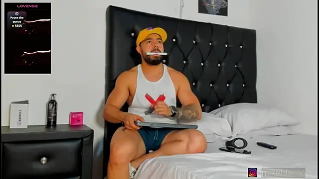 mikeblaree online show from February 18, 8:27 pm