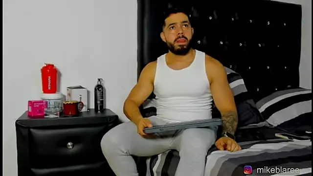 mikeblaree online show from March 26, 7:45 pm