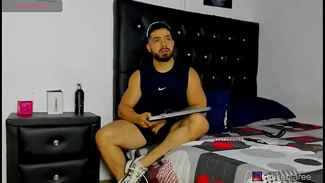 mikeblaree online show from April 4, 6:25 pm