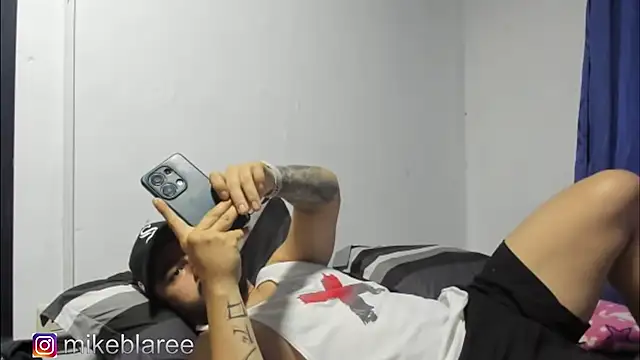 mikeblaree online show from October 30, 3:20 pm