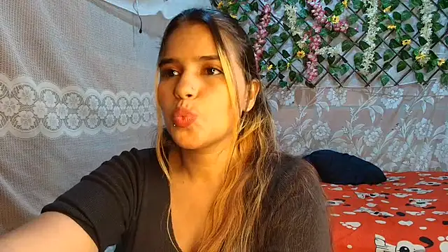 Snapshot of leandro49112 chatting on June 17, 4:39 pm leandro49112 online show from June 17, 4:39 pm