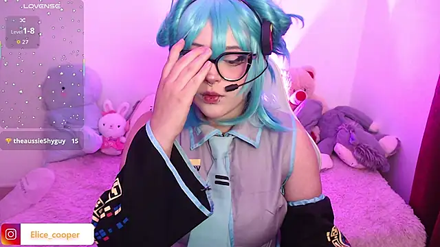 Snapshot of Elice_cooper_ chatting on October 28, 6:12 am Elice cooper  online show from October 28, 6:12 am