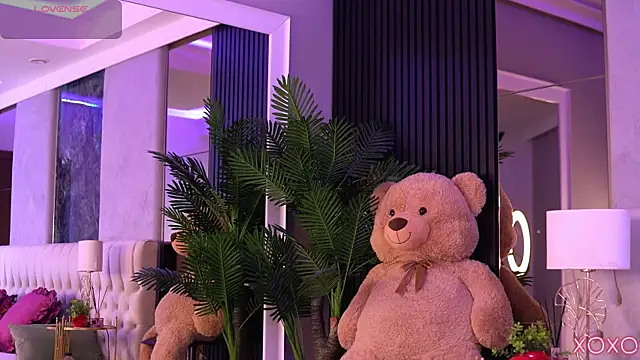 Snapshot of SashaFerrera chatting on October 23, 6:39 pm SashaFerrera online show from October 23, 6:39 pm