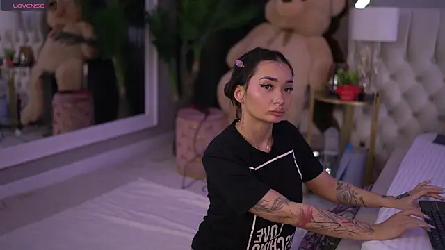 Snapshot of SashaFerrera chatting on October 26, 5:24 pm SashaFerrera online show from October 26, 5:24 pm