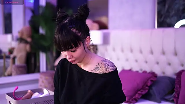 Snapshot of SashaFerrera chatting on October 28, 7:35 pm SashaFerrera online show from October 28, 7:35 pm