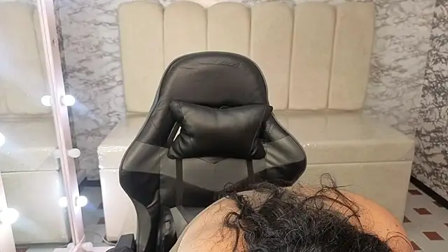 Snapshot of Bily_Takure_v chatting on September 29, 1:17 pm Bily Takure v online show from September 29, 1:17 pm