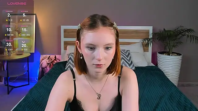 Snapshot of Snega_Ginder chatting on March 18, 5:56 am Snega Ginder online show from March 18, 5:56 am