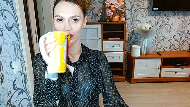 Snapshot of Lady_Sunshine_ chatting on October 18, 6:26 am Lady Sunshine online show from October 18, 6:26 am