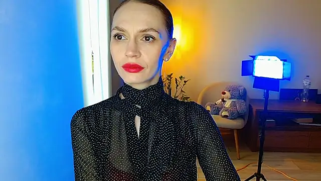 Lady Sunshine  online show from March 5, 7:38 am