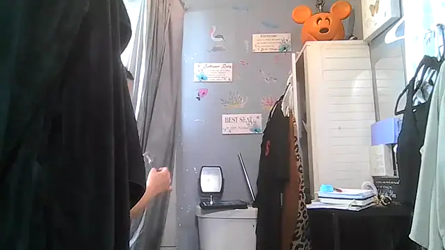 Snapshot of ShysluutGia chatting on July 12, 7:26 pm ShysluutGia online show from July 12, 7:26 pm
