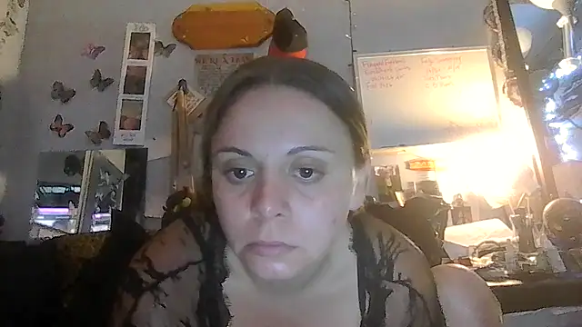 Snapshot of ShysluutGia chatting on July 9, 10:04 am ShysluutGia online show from July 9, 10:04 am