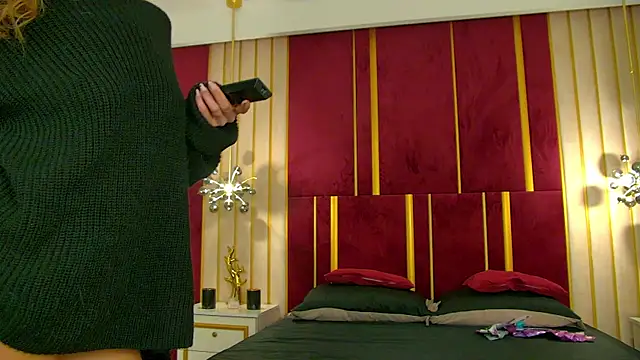 ChloeSins  online show from November 18, 4:49 am