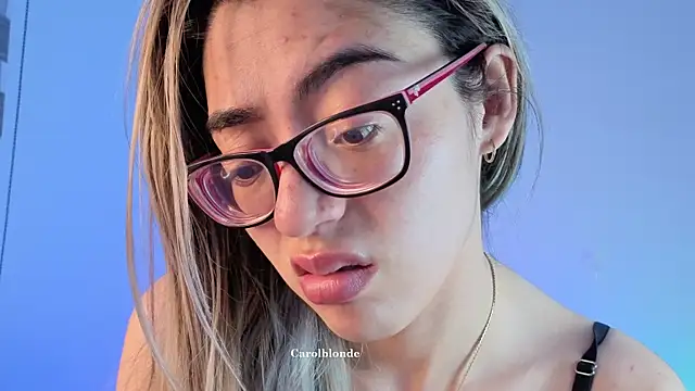 Snapshot of Carolblonde chatting on June 25, 10:37 pm Carolblonde online show from June 25, 10:37 pm