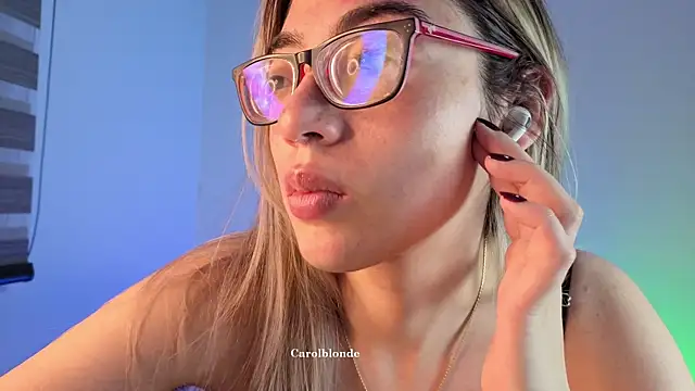 Snapshot of Carolblonde chatting on July 11, 5:30 am Carolblonde online show from July 11, 5:30 am
