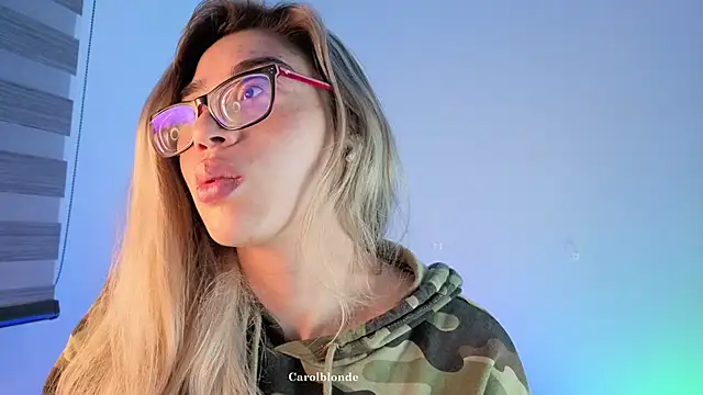 Carolblonde online show from May 26, 12:31 am