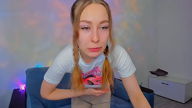Snapshot of marilinaal chatting on February 11, 4:11 am marilinaal online show from February 11, 4:11 am