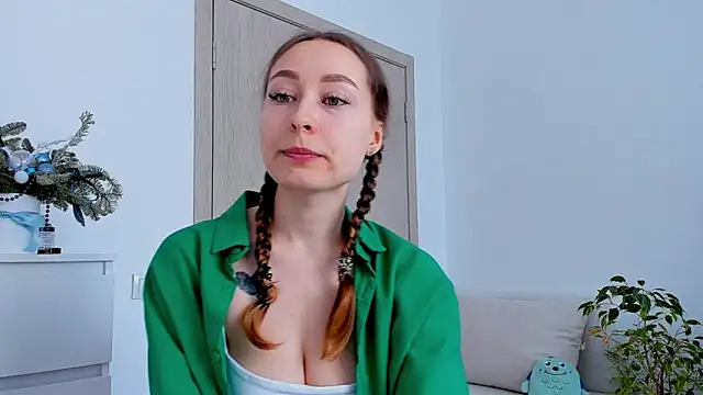 Snapshot of marilinaal chatting on March 5, 6:12 am marilinaal online show from March 5, 6:12 am