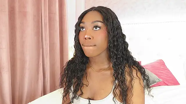 ThianaLopez online show from February 3, 9:20 pm