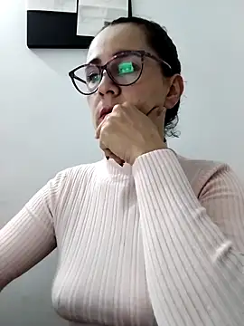 Alanna 11 online show from February 12, 11:30 pm