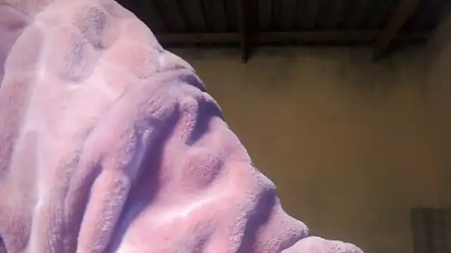 01applebottom online show from September 28, 9:05 am