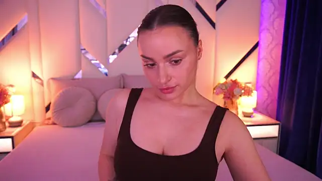 LindsieGreyy online show from March 29, 6:37 am