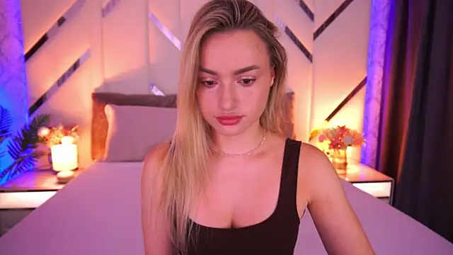 Snapshot of LindsieGreyy chatting on July 2, 6:08 am LindsieGreyy online show from July 2, 6:08 am