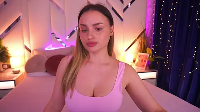 LindsieGreyy online show from March 14, 7:14 am