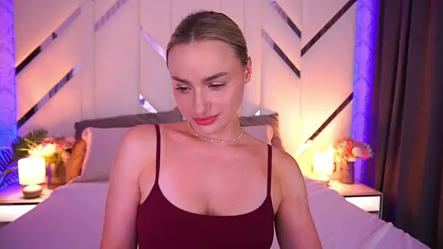 Snapshot of LindsieGreyy chatting on June 30, 1:00 pm LindsieGreyy online show from June 30, 1:00 pm