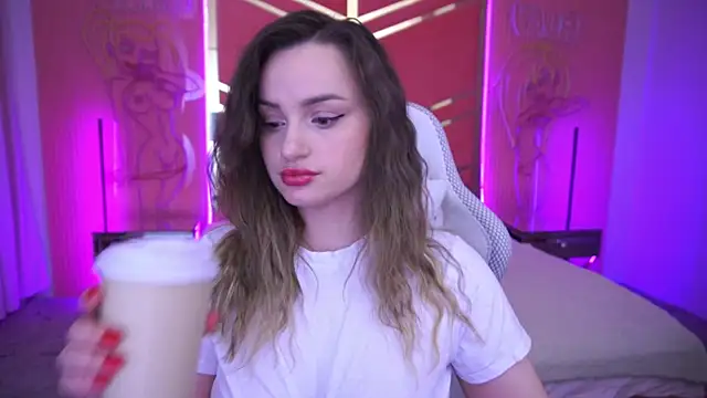 Snapshot of LindsieGreyy chatting on March 22, 7:36 am LindsieGreyy online show from March 22, 7:36 am
