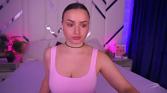 LindsieGreyy online show from November 15, 8:18 am