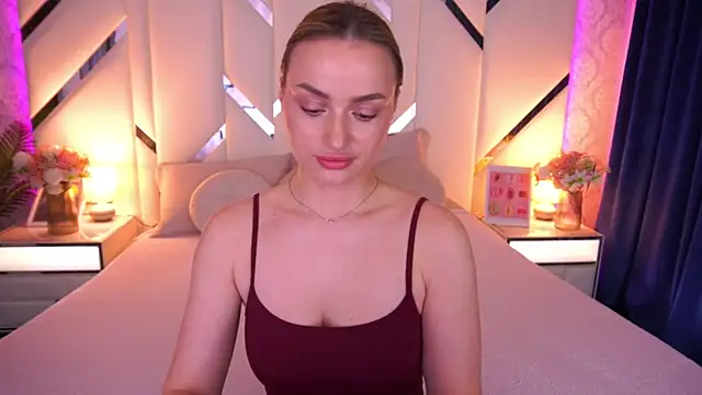 LindsieGreyy online show from May 16, 11:20 am