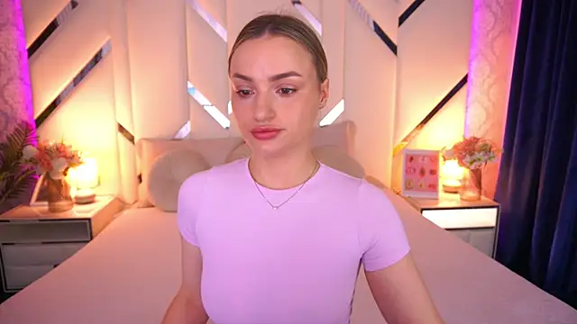 LindsieGreyy online show from May 17, 5:51 am