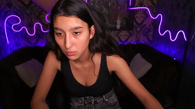 CharmMocco online show from February 17, 7:15 am