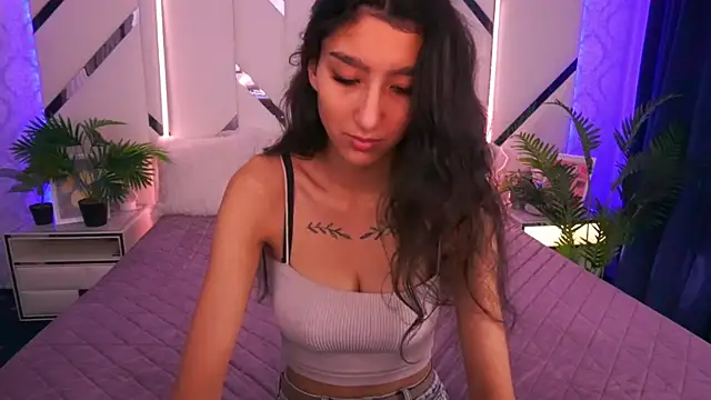 CharmMocco online show from December 3, 1:54 pm