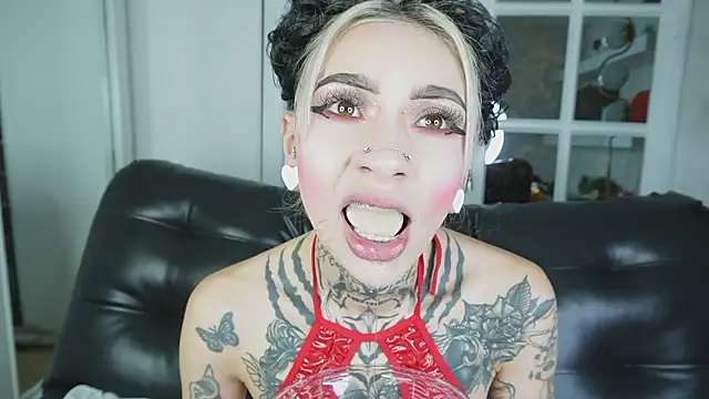 Snapshot of miss___angel chatting on February 16, 11:09 am miss angel online show from February 16, 11:09 am