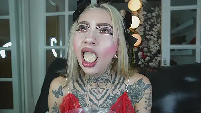 Snapshot of miss___angel chatting on February 3, 11:04 am miss angel online show from February 3, 11:04 am