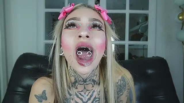 Snapshot of miss___angel chatting on February 11, 10:59 am miss angel online show from February 11, 10:59 am