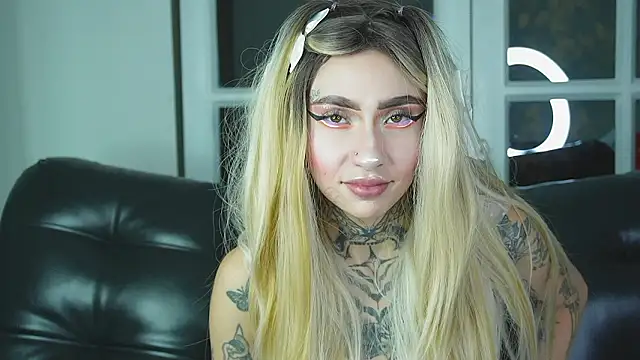 Snapshot of miss___angel chatting on March 2, 10:44 am miss angel online show from March 2, 10:44 am