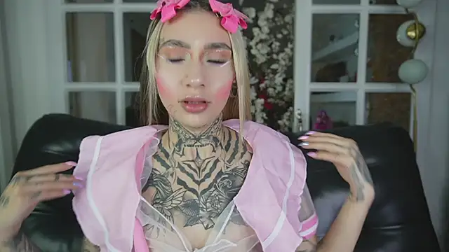 Snapshot of miss___angel chatting on February 23, 11:00 am miss angel online show from February 23, 11:00 am