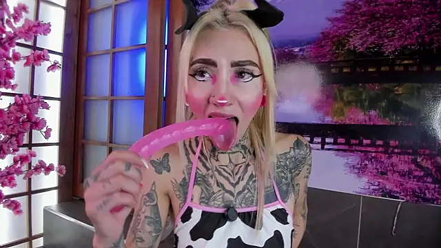 miss   angel online show from January 15, 6:00 pm