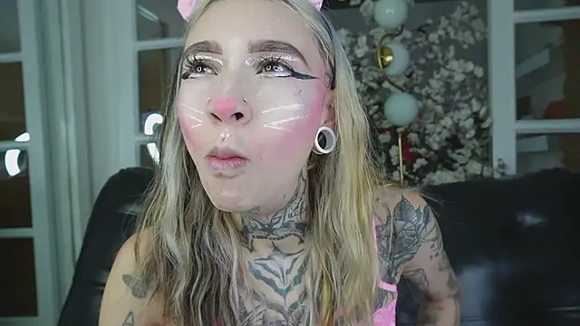 Snapshot of miss___angel chatting on February 9, 11:19 am miss angel online show from February 9, 11:19 am