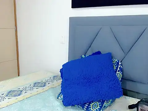 dominic 00 online show from November 15, 9:30 pm