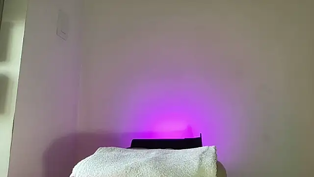 nofacecali online show from February 10, 6:51 pm