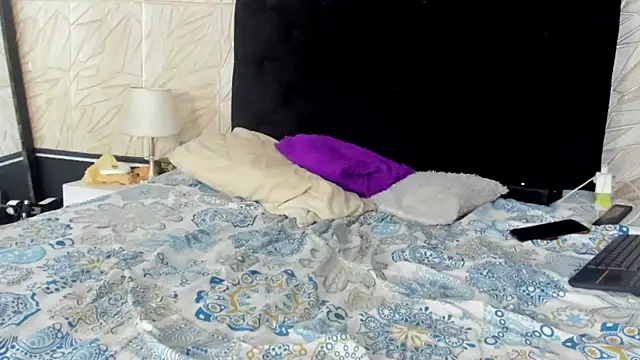 ChanelleJohnson  online show from December 22, 11:16 pm