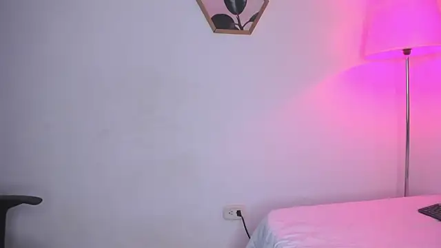 Dhalila  online show from December 17, 1:16 pm