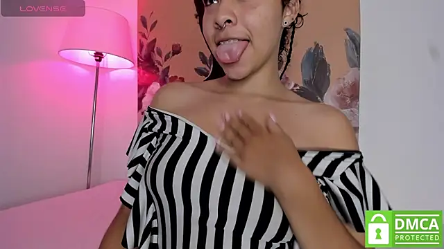 Snapshot of Dhalila_ chatting on November 14, 1:09 am Dhalila online show from November 14, 1:09 am