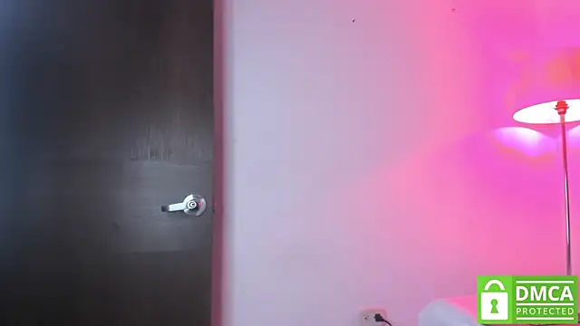 Snapshot of Dhalila_ chatting on October 31, 12:51 am Dhalila online show from October 31, 12:51 am