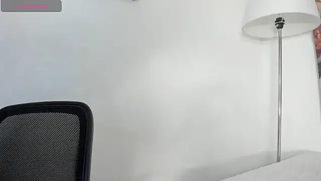 Snapshot of Dhalila_ chatting on November 19, 12:10 am Dhalila online show from November 19, 12:10 am