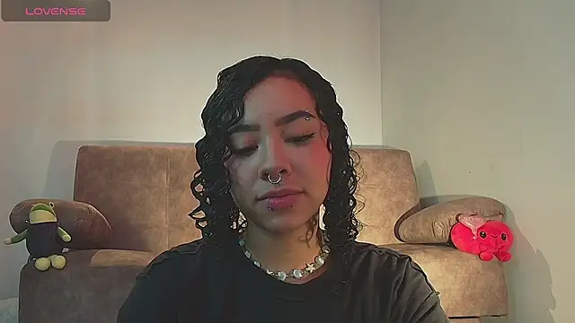 Snapshot of Dhalila_ chatting on June 9, 1:34 pm Dhalila online show from June 9, 1:34 pm