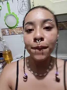 Snapshot of Dhalila_ chatting on July 5, 6:20 am Dhalila online show from July 5, 6:20 am